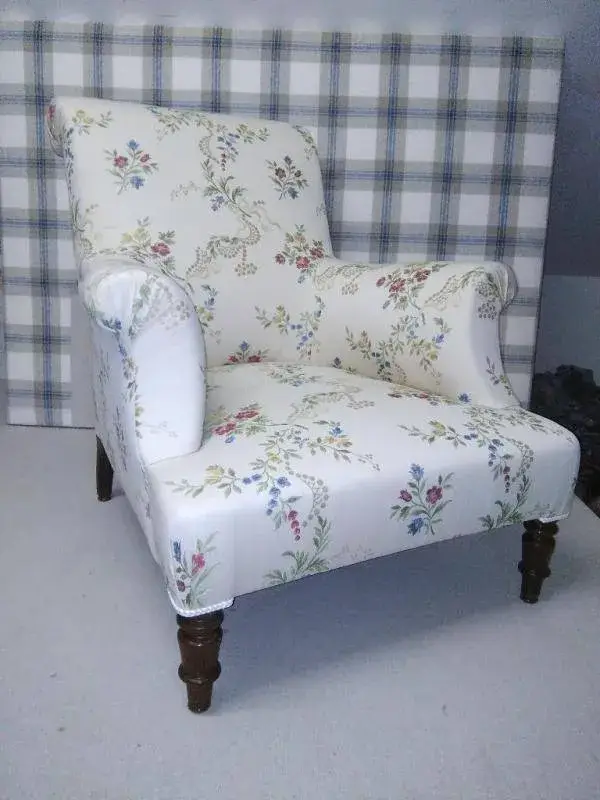 fauteuil en tapisserie
