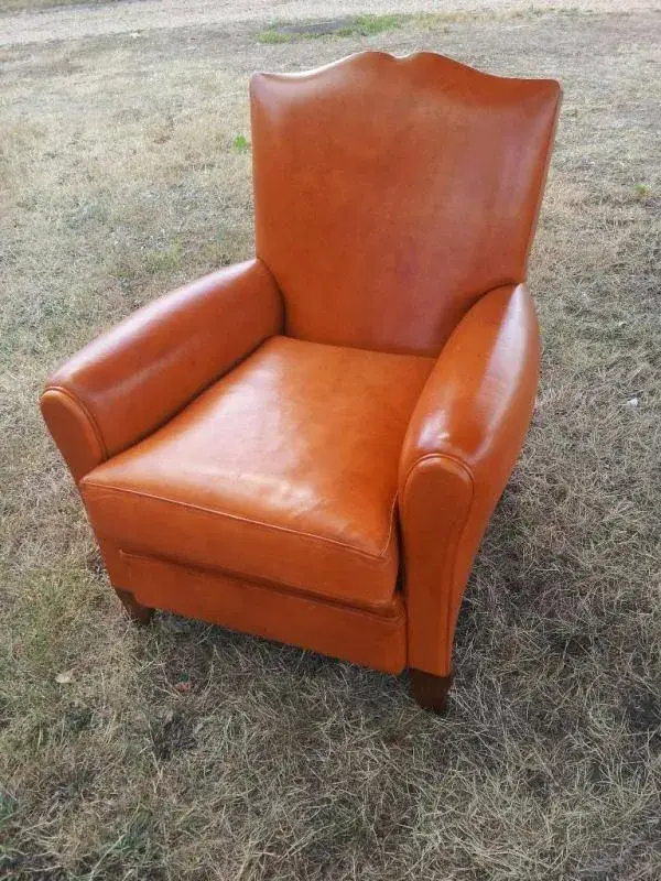 fauteuil orange imitation cuir